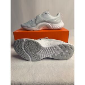 Nike Women’s Size 8.5 Pure Platinum/White Renew In-Season TR 12 NIB No Box Lid